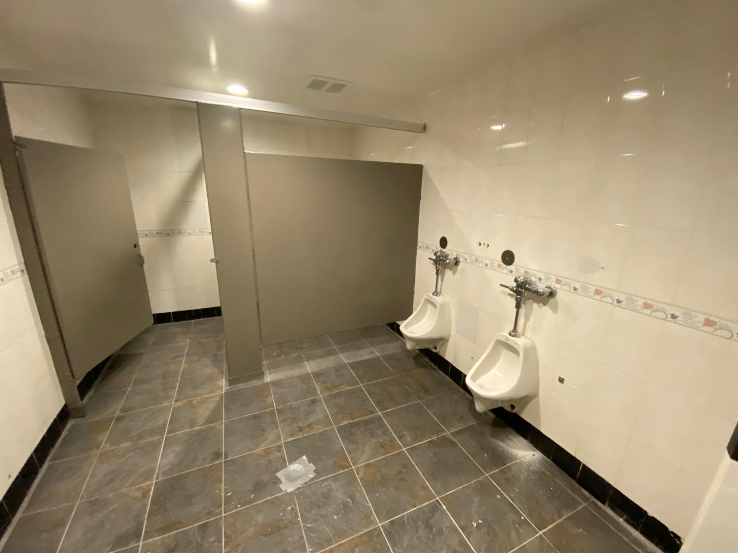 Detail Gallery Image 6 of 10 For 6880 West Ln, Stockton,  CA 95210 - – Beds | – Baths