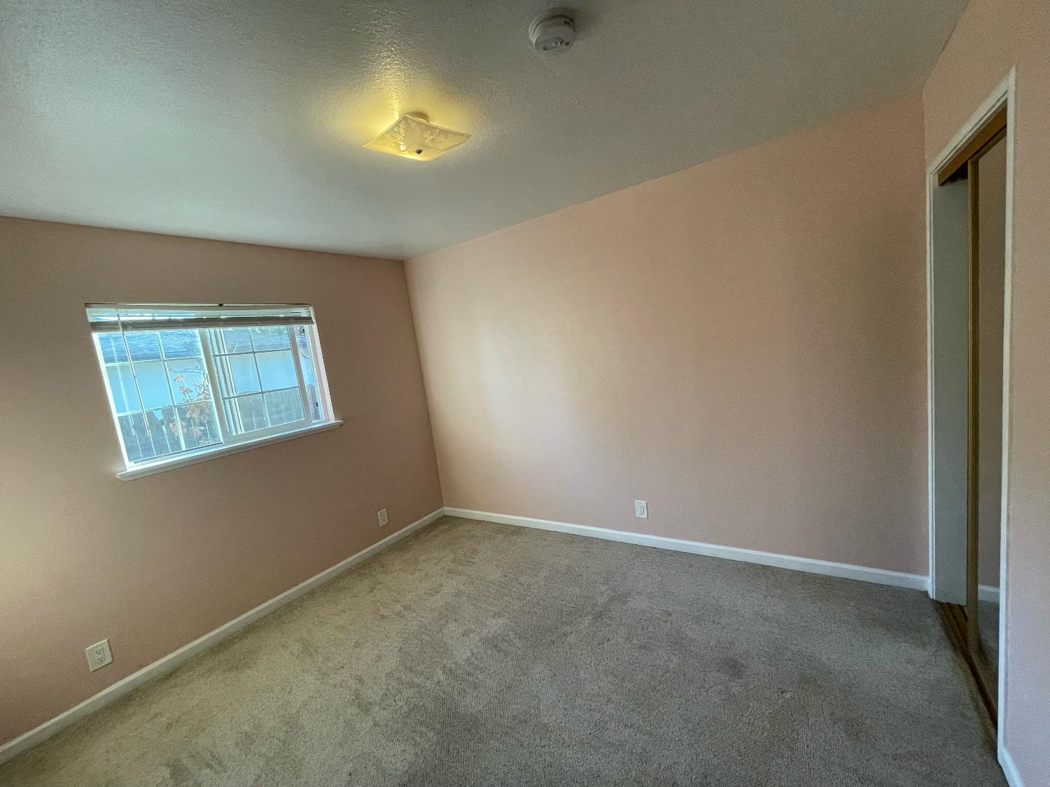 Laurel Avenue, Olivehurst, California image 14
