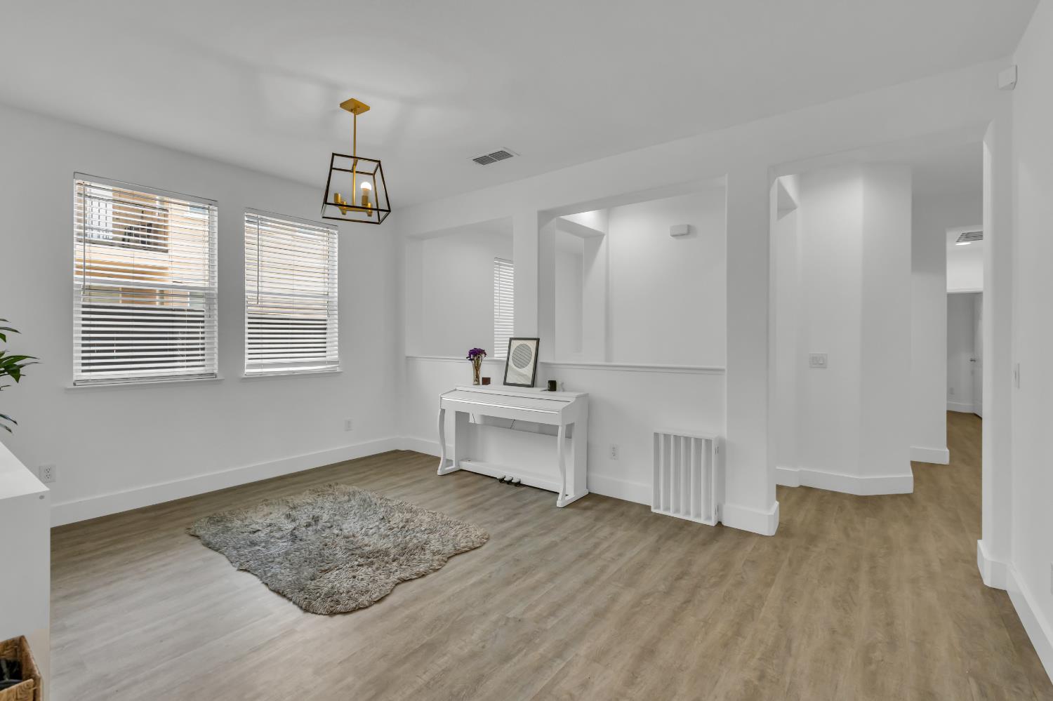 Regency Park Circle, Sacramento, California image 6
