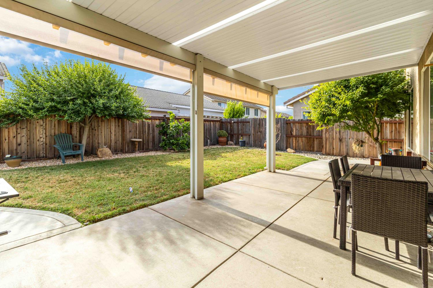 Salmon Creek Drive, Elk Grove, California image 32