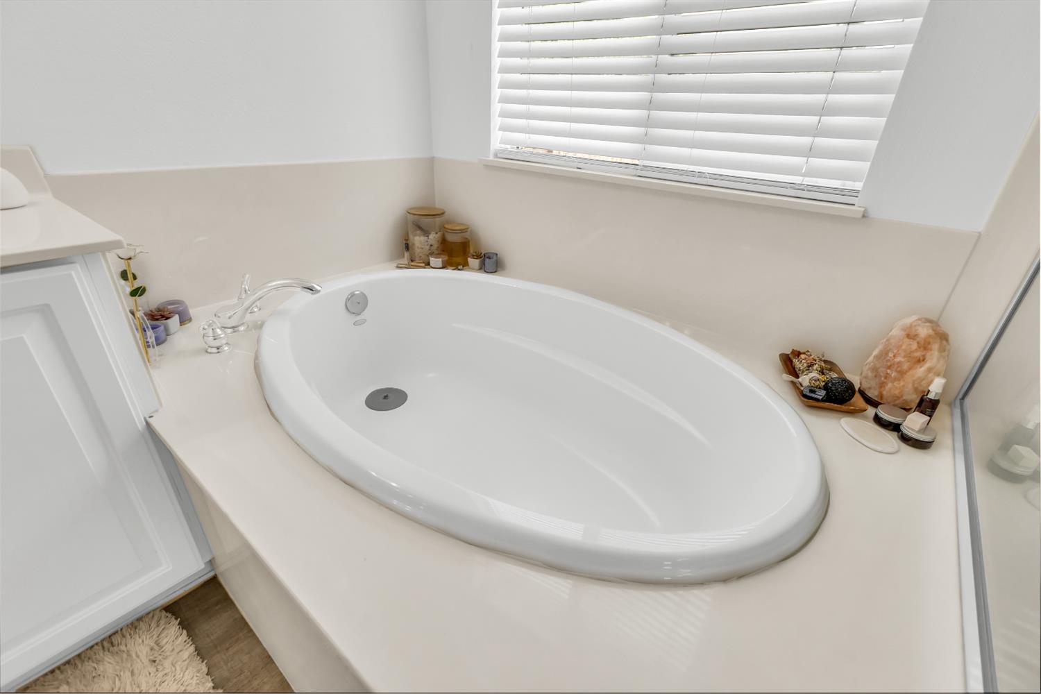 Regency Park Circle, Sacramento, California image 30