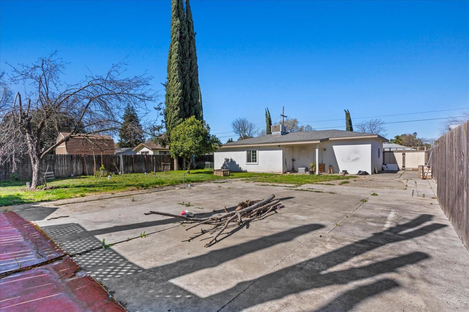 Laurel Avenue, Olivehurst, California image 19