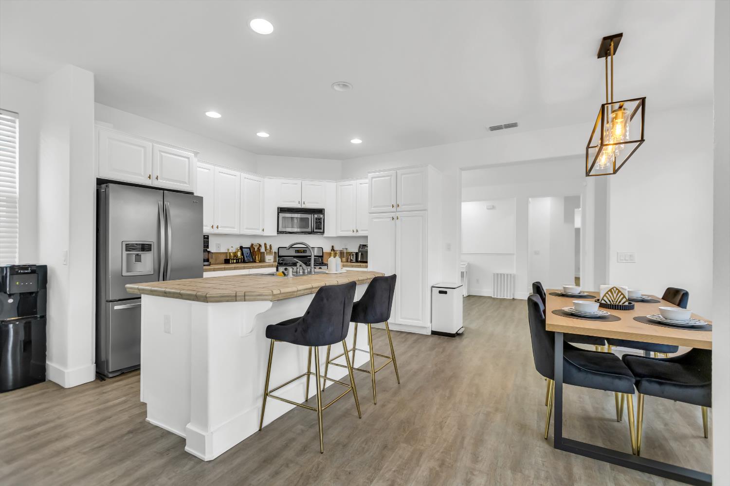 Regency Park Circle, Sacramento, California image 4