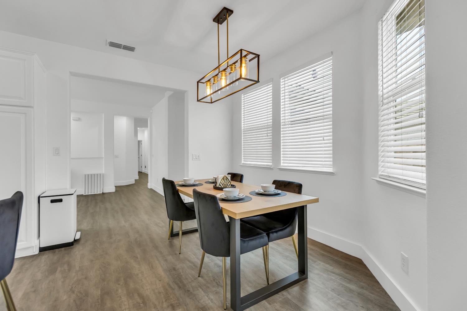 Regency Park Circle, Sacramento, California image 39