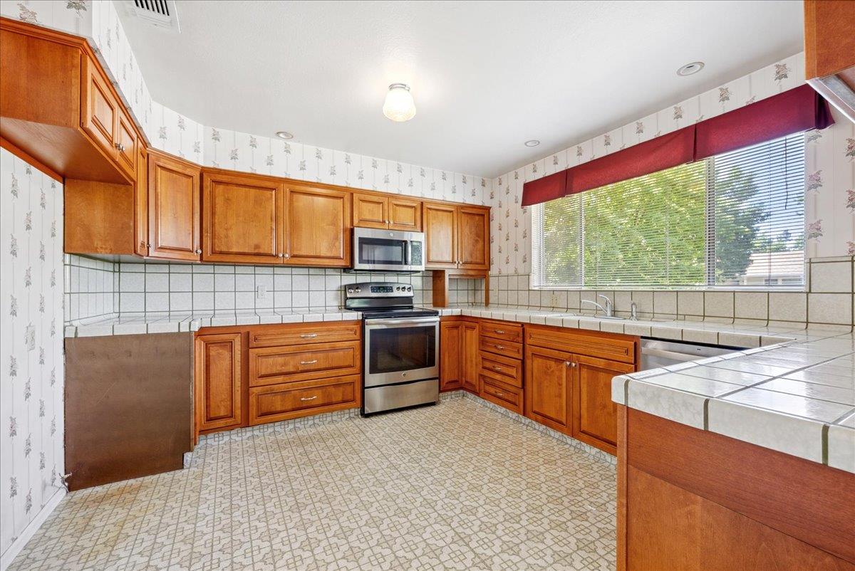Lusk Drive, Sacramento, California image 17