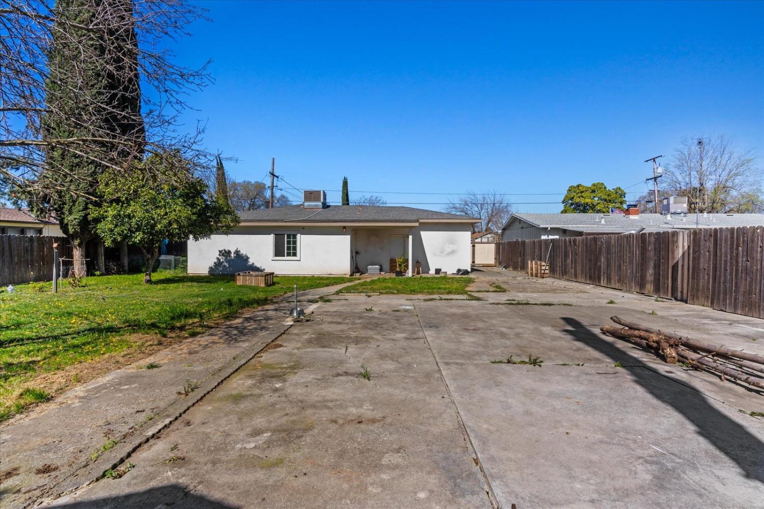 Laurel Avenue, Olivehurst, California image 20