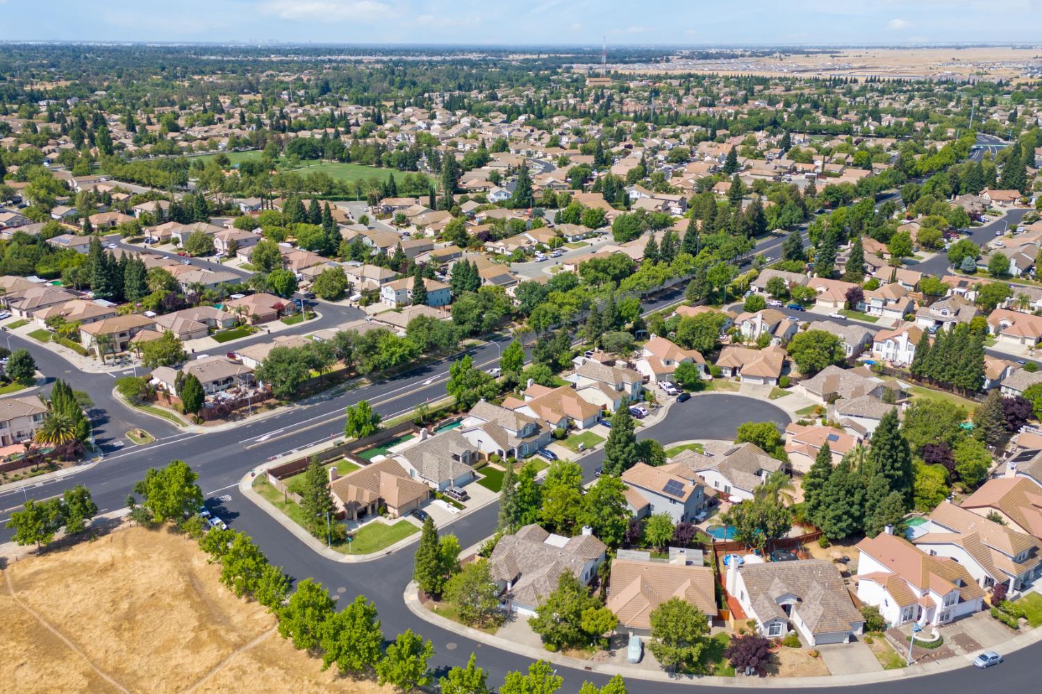 Aylesbury, Roseville, California image 36