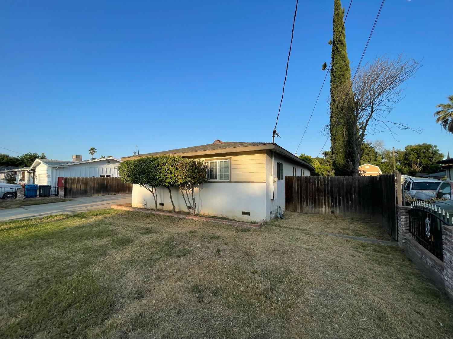 Laurel Avenue, Olivehurst, California image 21