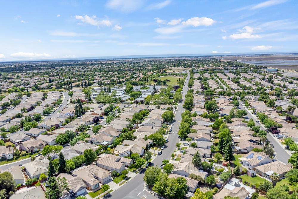Caddington Way, Sacramento, California image 43