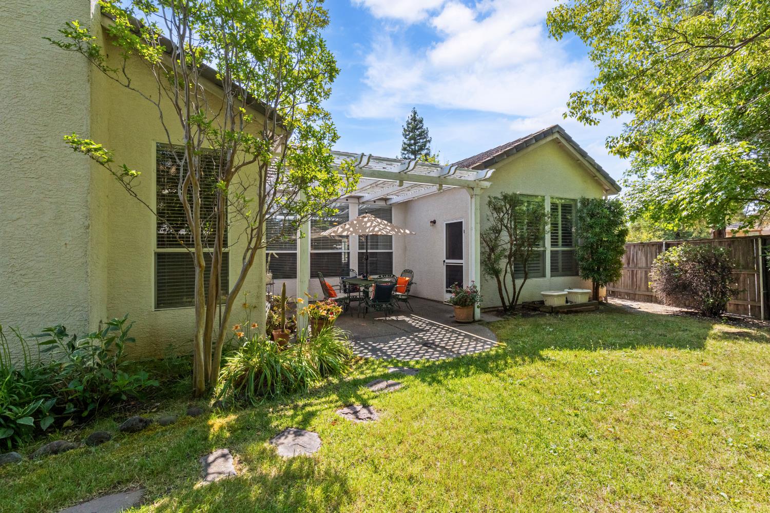 Aylesbury, Roseville, California image 34