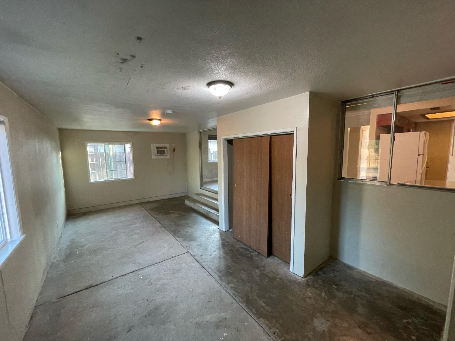Laurel Avenue, Olivehurst, California image 15