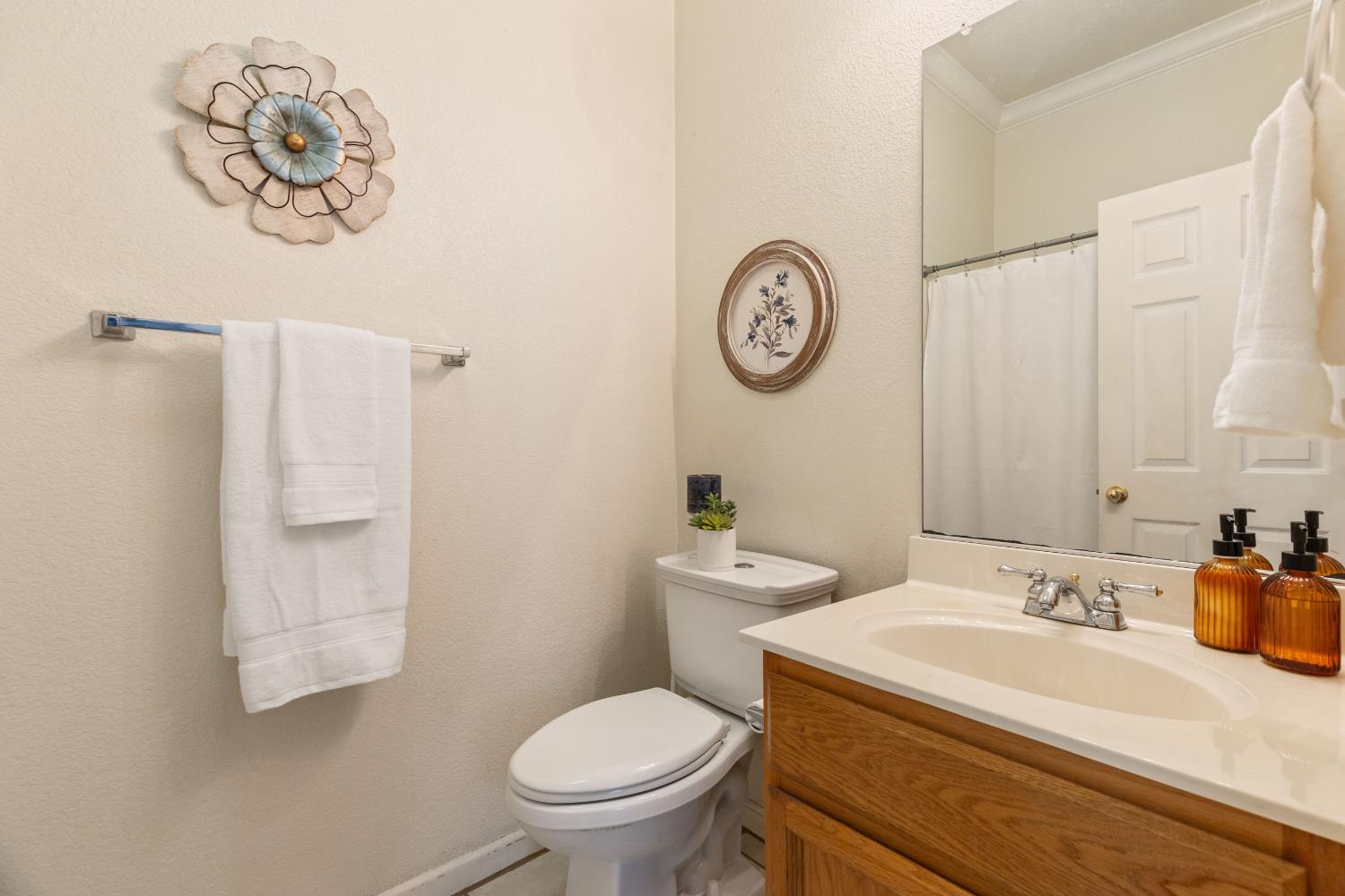 Aylesbury, Roseville, California image 42
