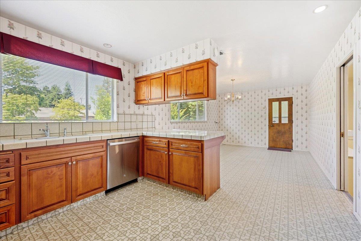 Lusk Drive, Sacramento, California image 16