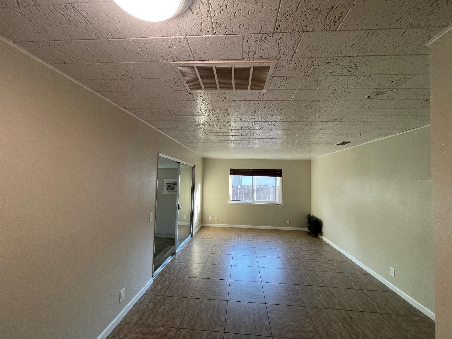 Laurel Avenue, Olivehurst, California image 5