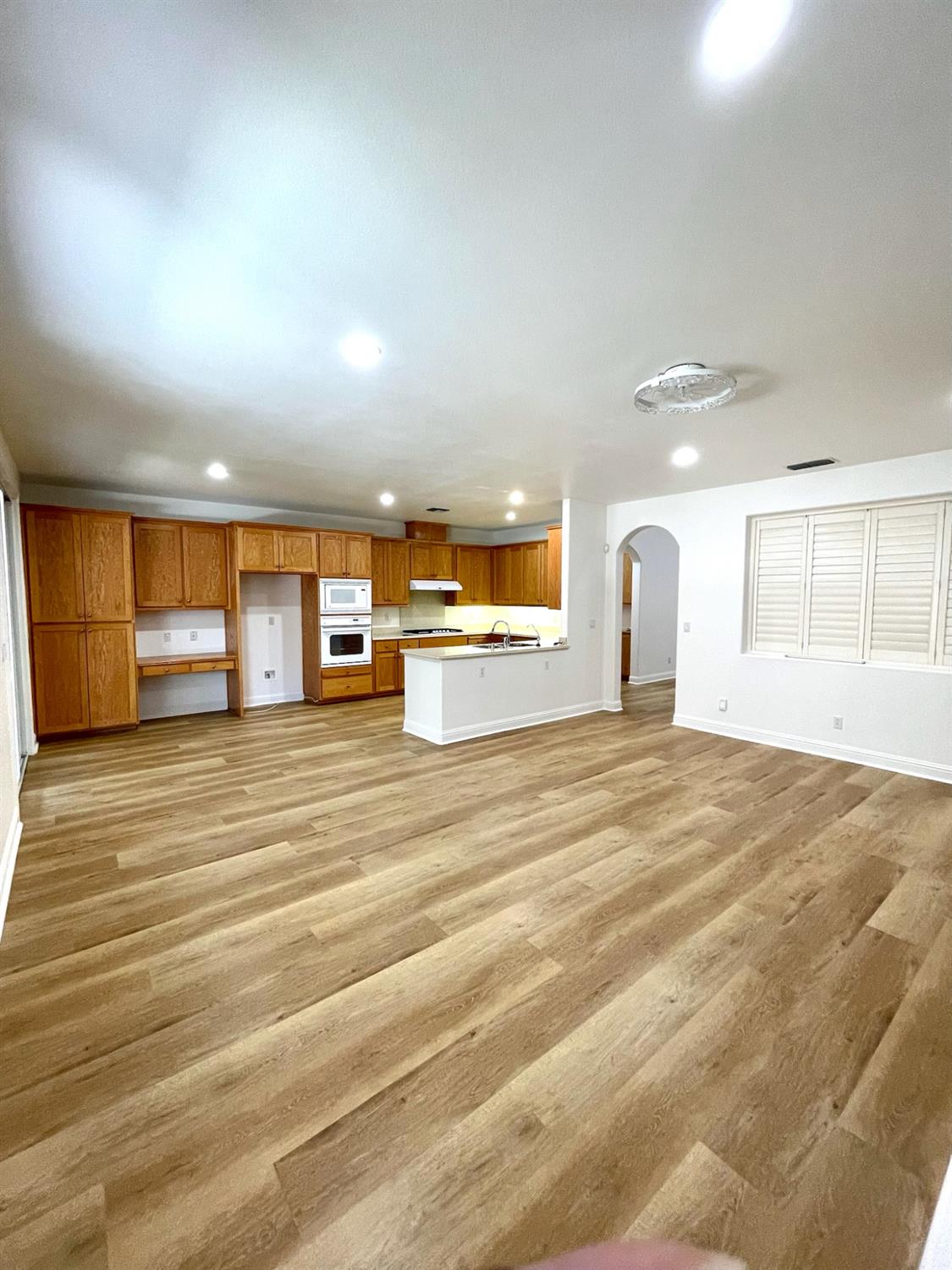 Thornhill Way, Modesto, California image 4