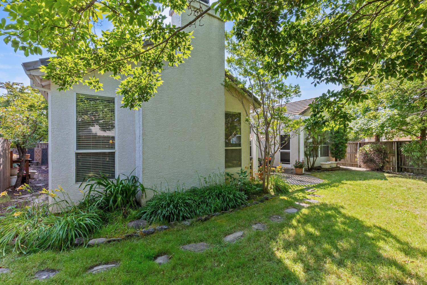 Aylesbury, Roseville, California image 32