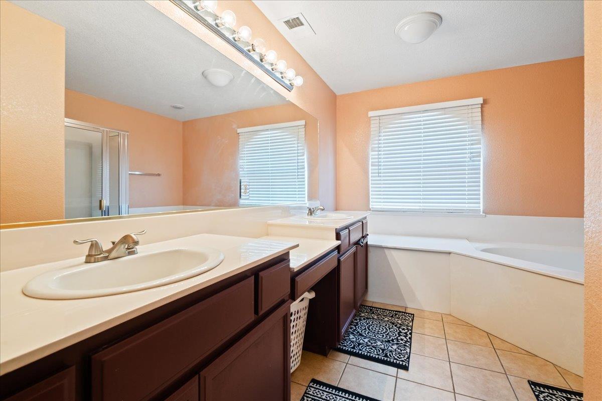 Detail Gallery Image 20 of 29 For 1684 via Milano, Gustine,  CA 95322 - 4 Beds | 3 Baths