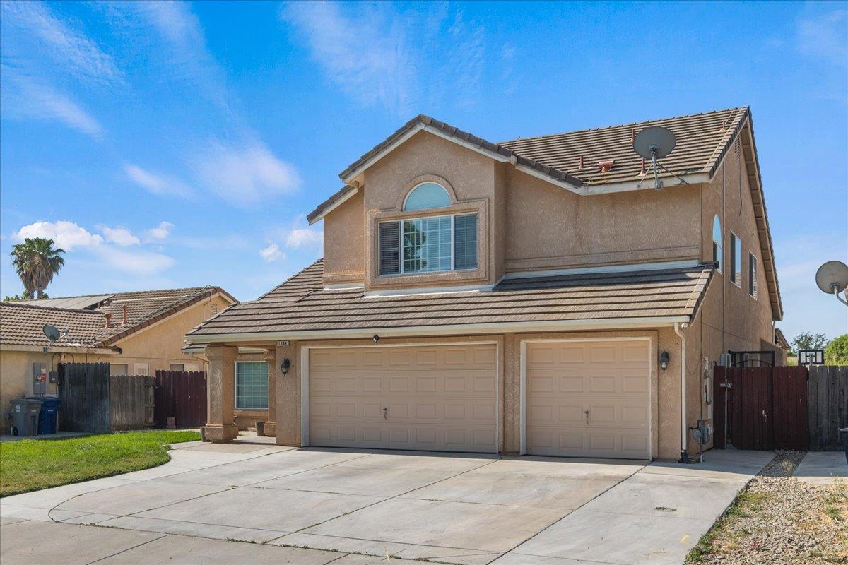 Detail Gallery Image 3 of 29 For 1684 via Milano, Gustine,  CA 95322 - 4 Beds | 3 Baths