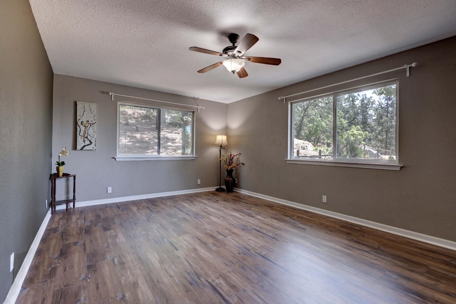 Detail Gallery Image 33 of 66 For 895 Sunray Ln, Colfax,  CA 95713 - 3 Beds | 3 Baths
