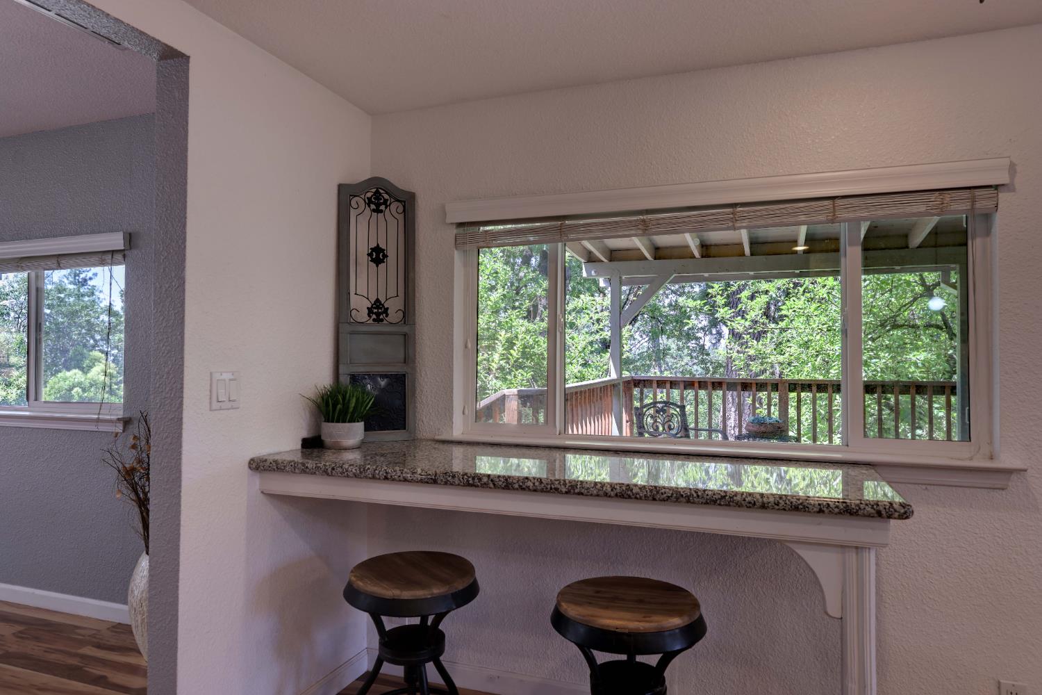 Detail Gallery Image 12 of 66 For 895 Sunray Ln, Colfax,  CA 95713 - 3 Beds | 3 Baths