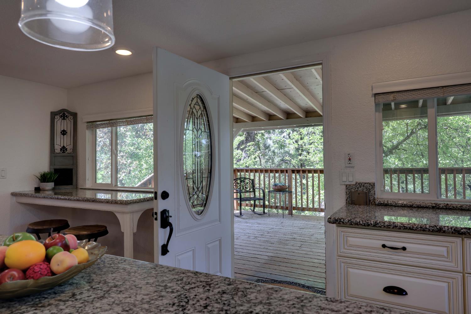 Detail Gallery Image 7 of 66 For 895 Sunray Ln, Colfax,  CA 95713 - 3 Beds | 3 Baths