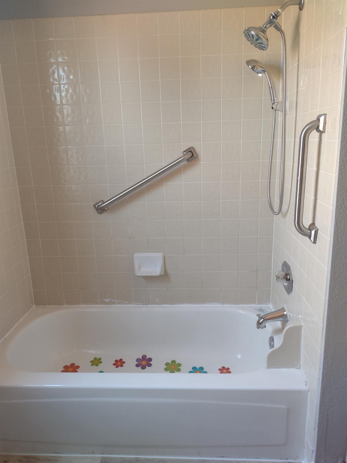 Detail Gallery Image 32 of 57 For 1900 Berryessa Dr, Modesto,  CA 95358 - 3 Beds | 2/1 Baths