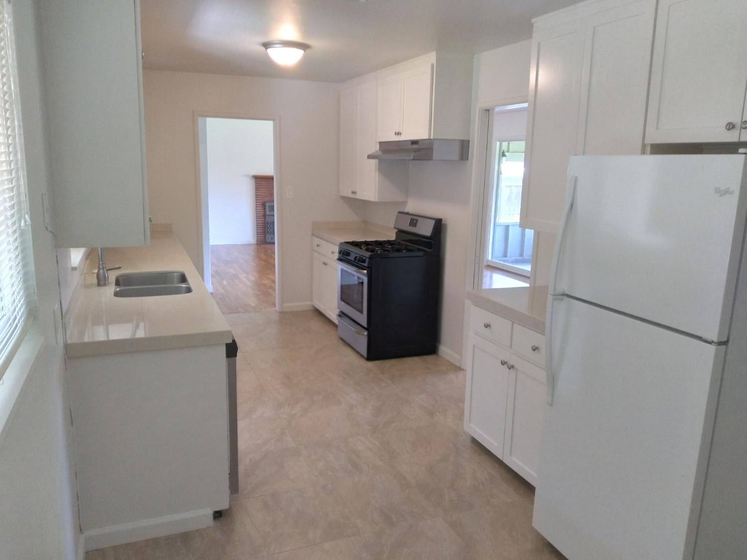 Detail Gallery Image 9 of 26 For 1585 Redwood Ave, Atwater,  CA 95301 - 3 Beds | 2 Baths