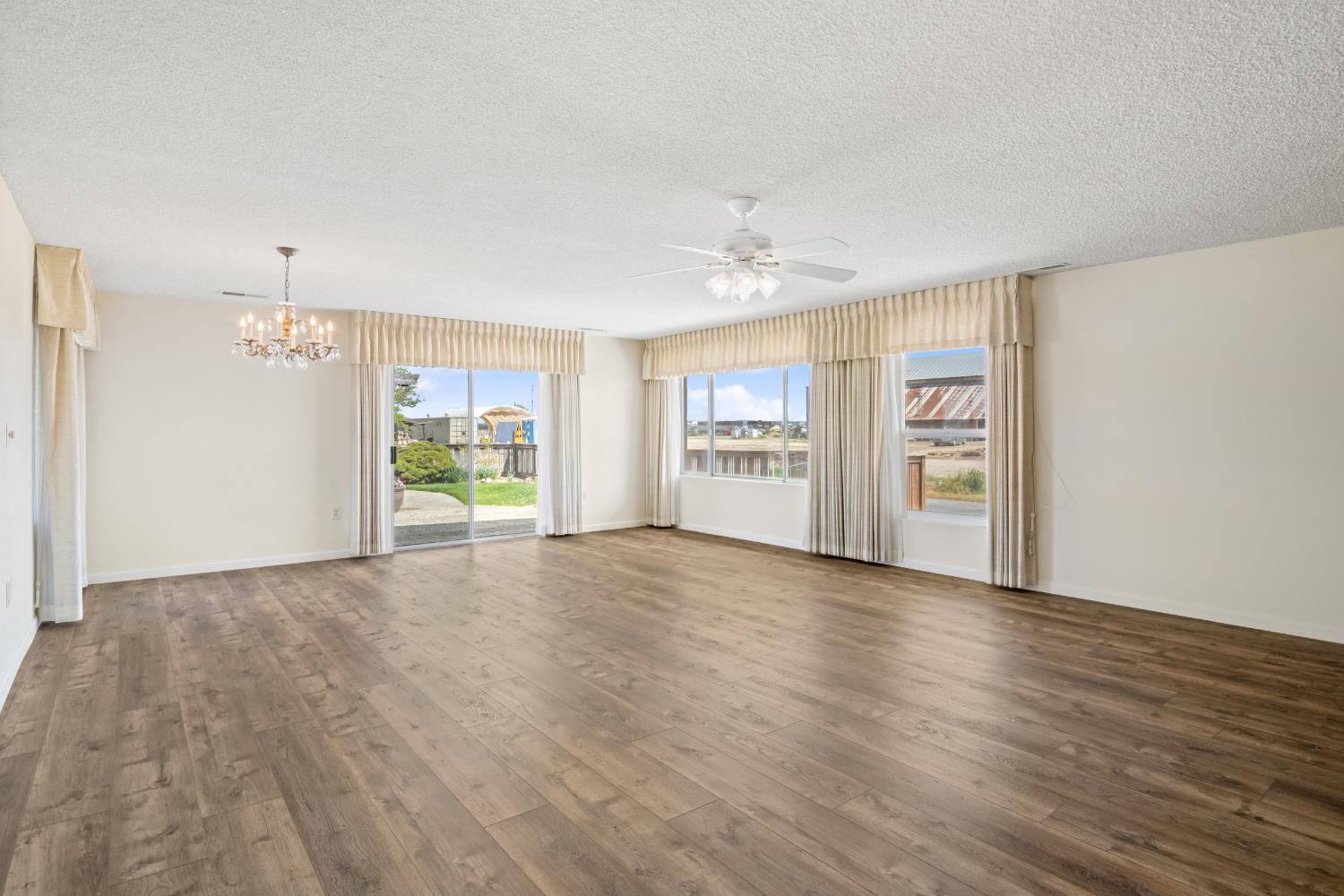 Detail Gallery Image 7 of 32 For 11478 N Ballico Ave, Ballico,  CA 95303 - 3 Beds | 2 Baths