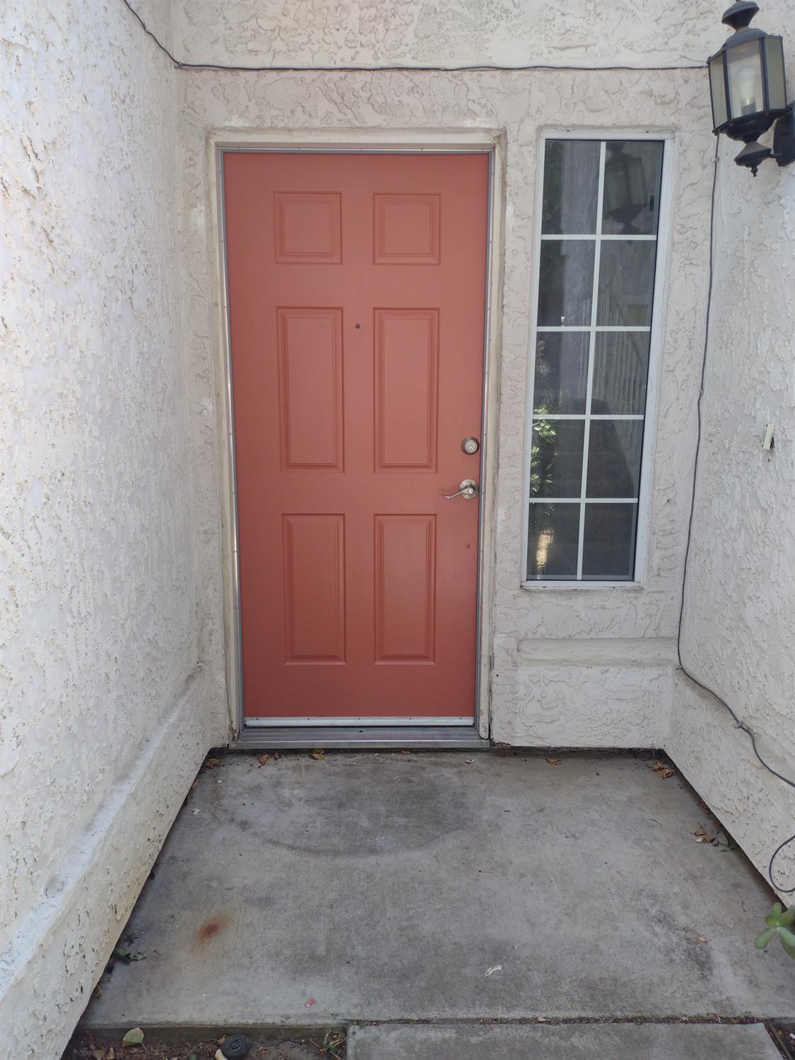 Detail Gallery Image 4 of 57 For 1900 Berryessa Dr, Modesto,  CA 95358 - 3 Beds | 2/1 Baths