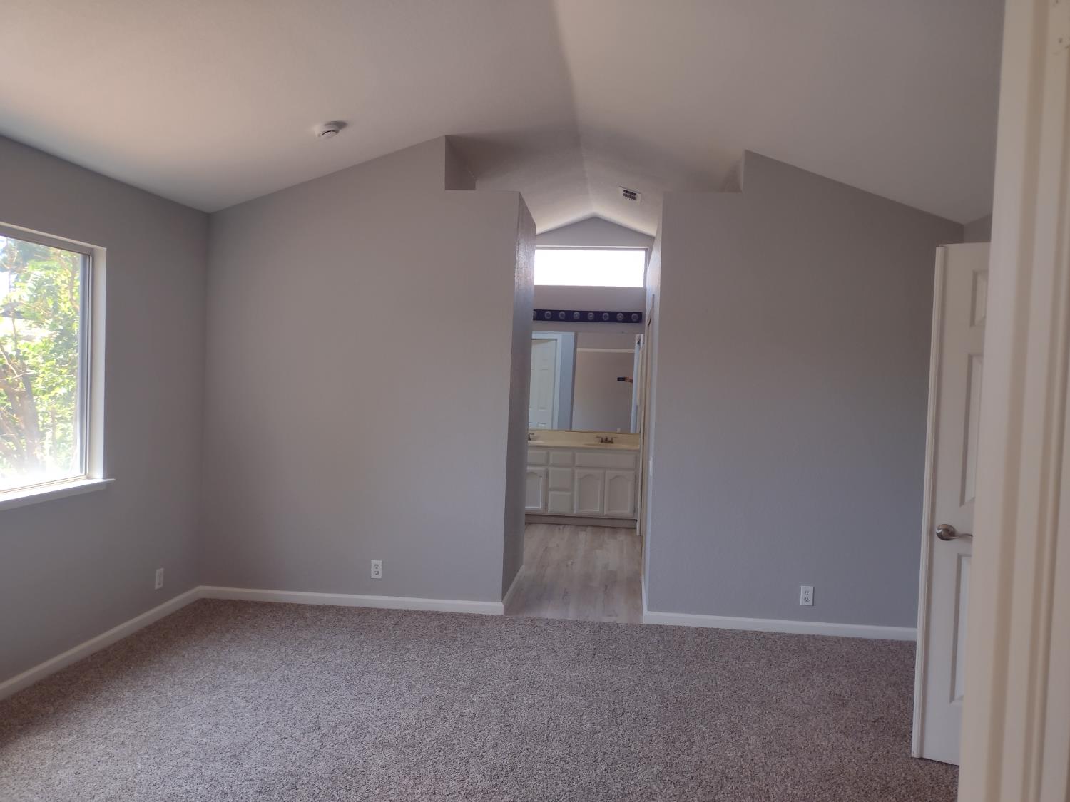 Detail Gallery Image 40 of 57 For 1900 Berryessa Dr, Modesto,  CA 95358 - 3 Beds | 2/1 Baths