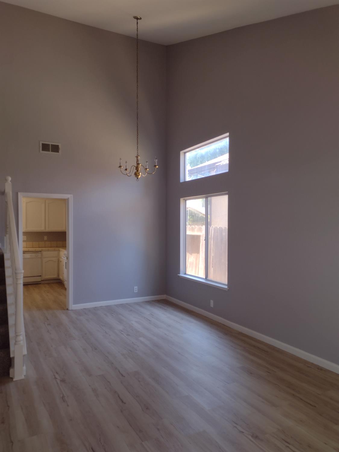Detail Gallery Image 11 of 57 For 1900 Berryessa Dr, Modesto,  CA 95358 - 3 Beds | 2/1 Baths