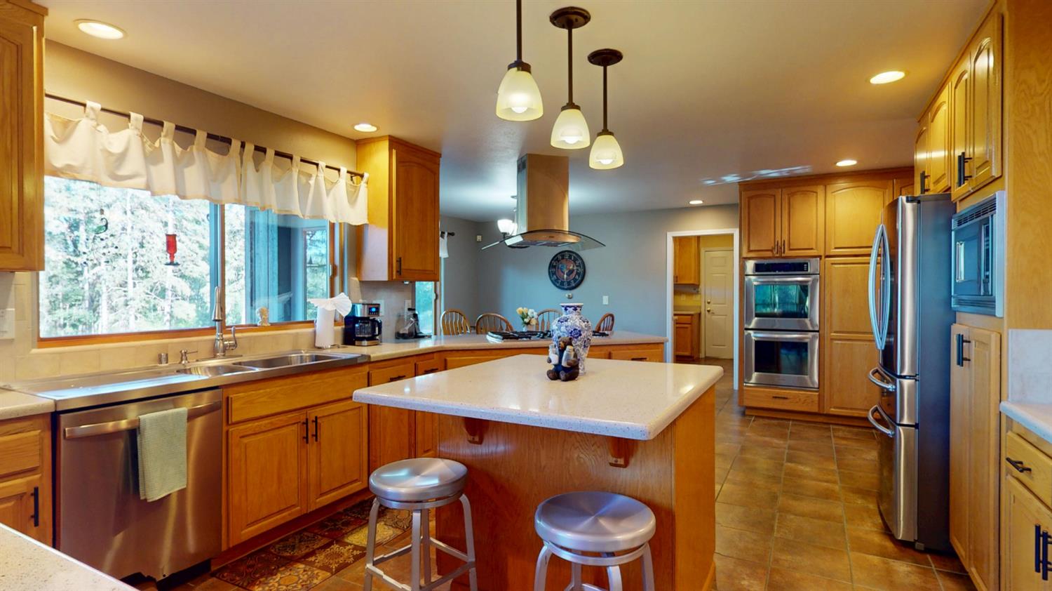 Detail Gallery Image 9 of 91 For 16160 Willow Glen Rd, Brownsville,  CA 95919 - 3 Beds | 3/1 Baths