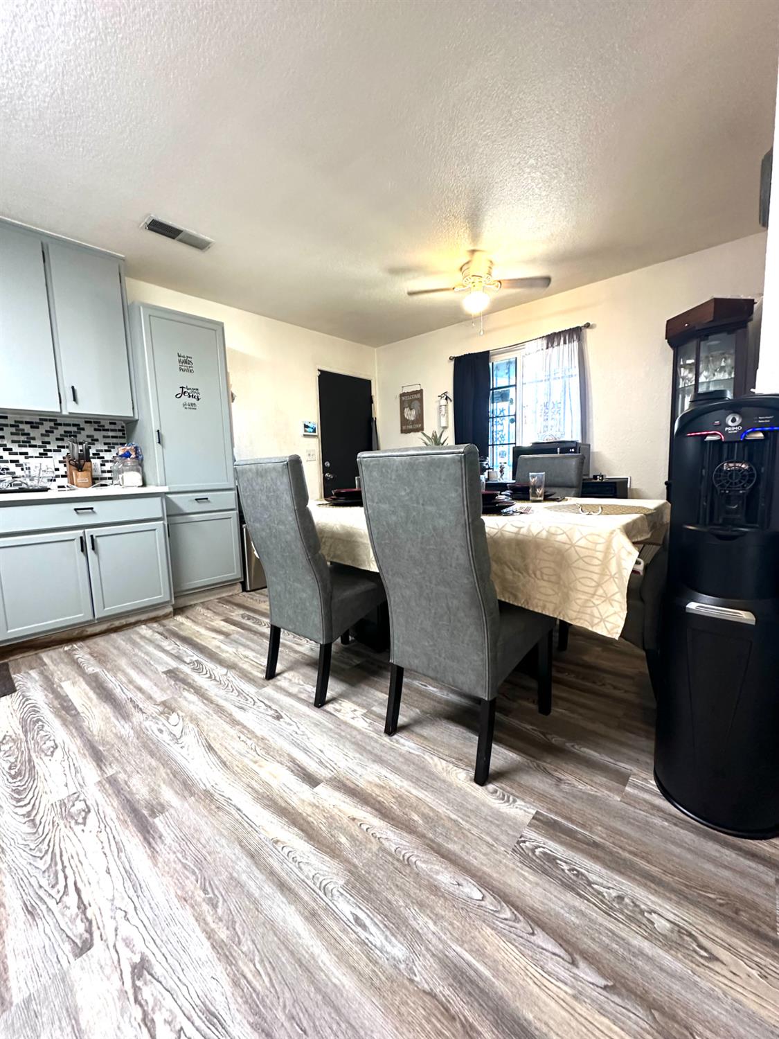 Detail Gallery Image 6 of 17 For 1165 Boxwood Way, Turlock,  CA 95380 - 3 Beds | 2 Baths