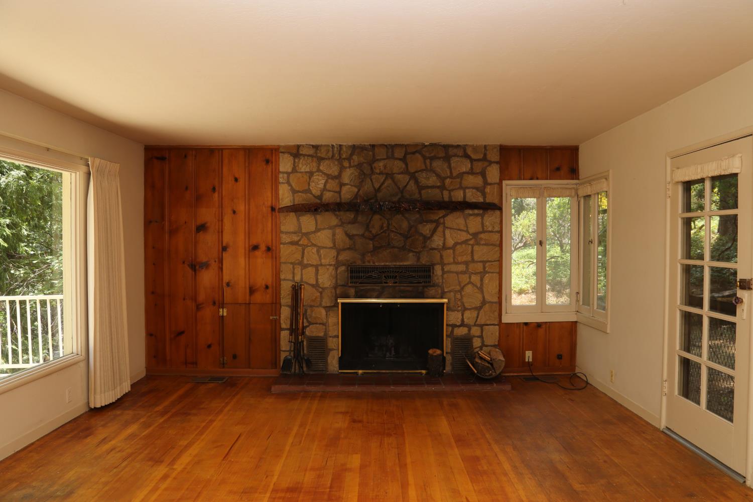 Detail Gallery Image 14 of 71 For 2840 Gardella Ln, Camino,  CA 95709 - 3 Beds | 2 Baths