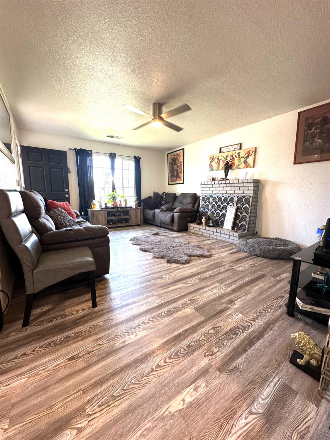 Detail Gallery Image 3 of 17 For 1165 Boxwood Way, Turlock,  CA 95380 - 3 Beds | 2 Baths