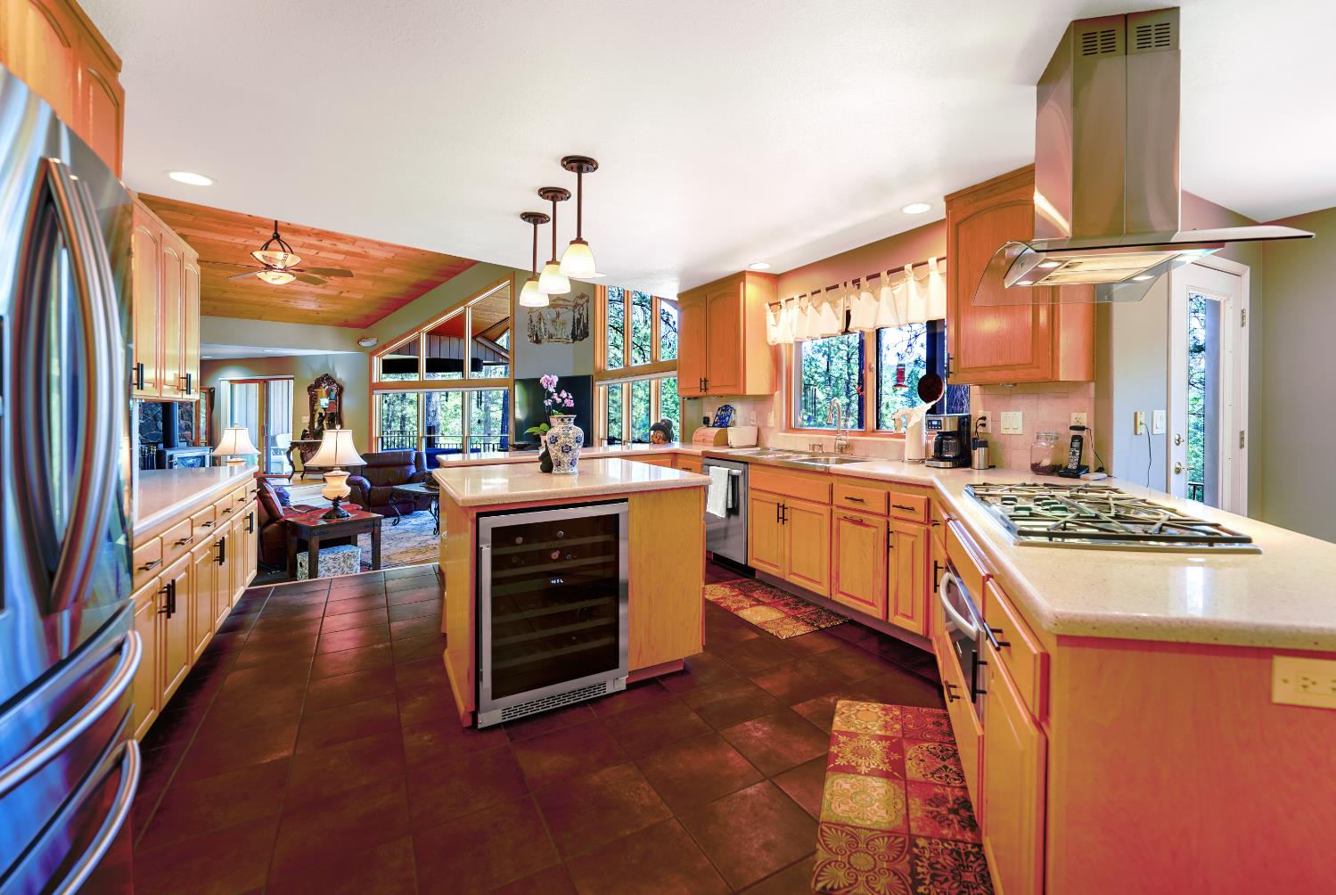 Detail Gallery Image 4 of 91 For 16160 Willow Glen Rd, Brownsville,  CA 95919 - 3 Beds | 3/1 Baths