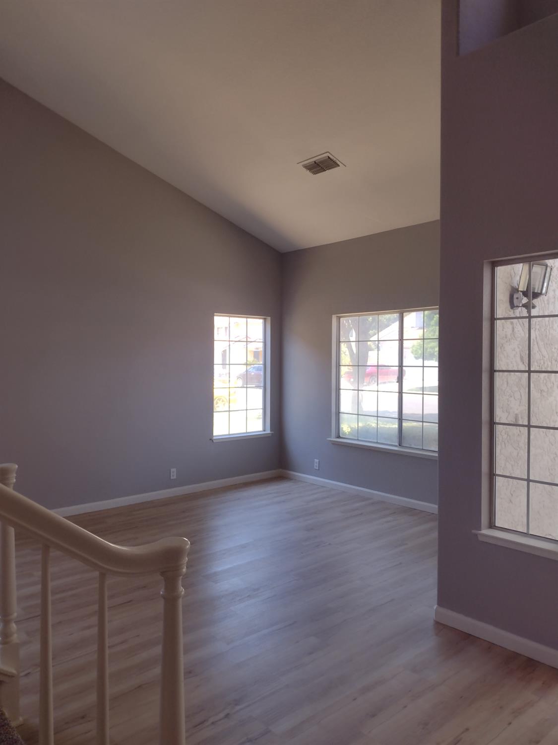 Detail Gallery Image 8 of 57 For 1900 Berryessa Dr, Modesto,  CA 95358 - 3 Beds | 2/1 Baths