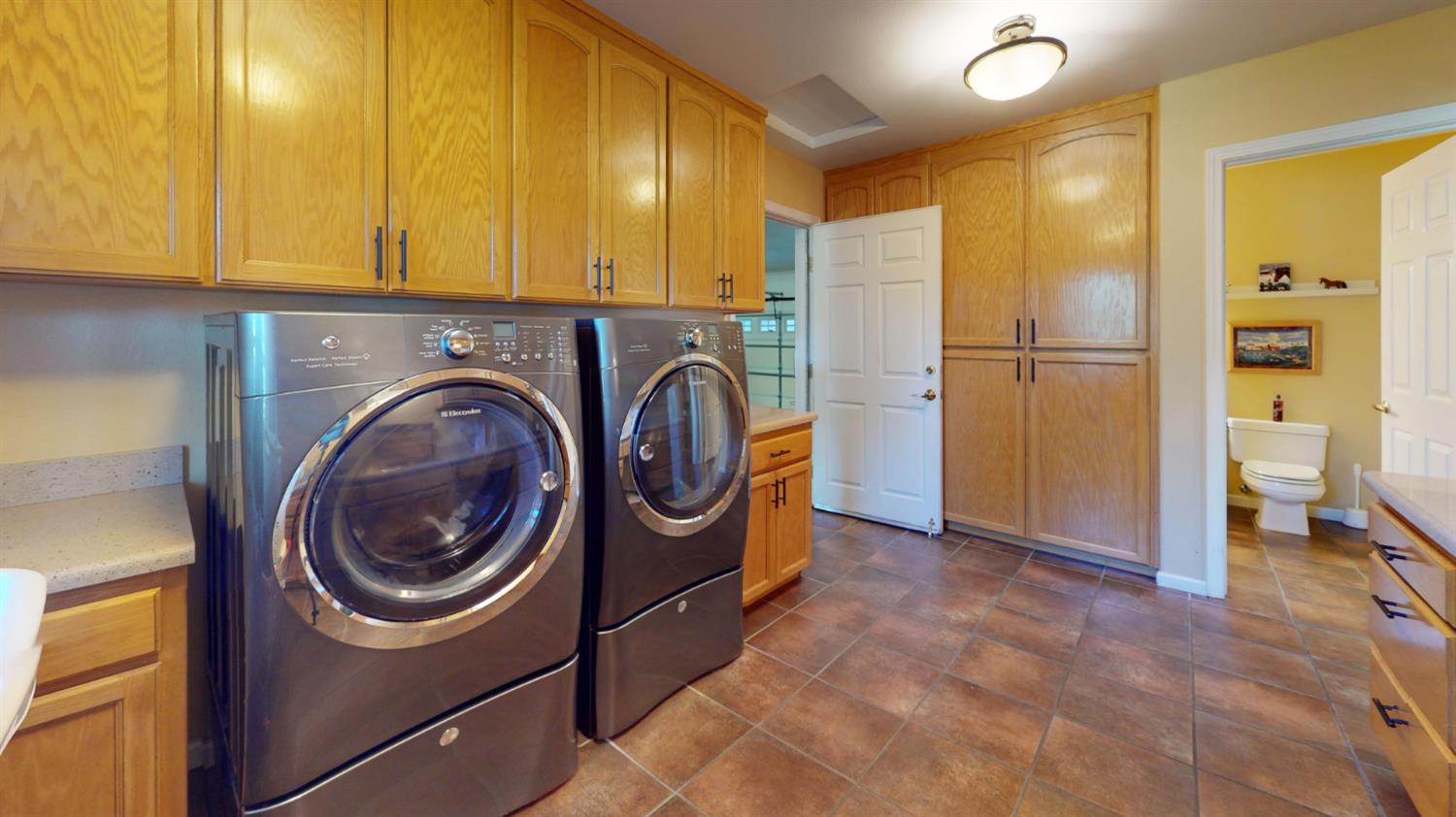 Detail Gallery Image 33 of 91 For 16160 Willow Glen Rd, Brownsville,  CA 95919 - 3 Beds | 3/1 Baths