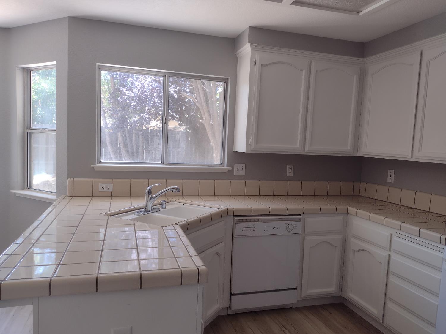 Detail Gallery Image 14 of 57 For 1900 Berryessa Dr, Modesto,  CA 95358 - 3 Beds | 2/1 Baths