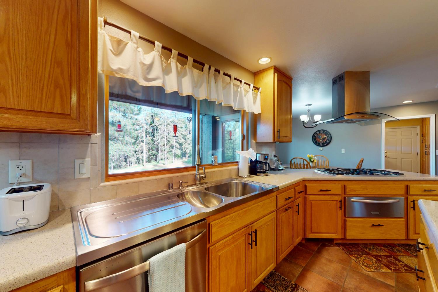 Detail Gallery Image 12 of 91 For 16160 Willow Glen Rd, Brownsville,  CA 95919 - 3 Beds | 3/1 Baths