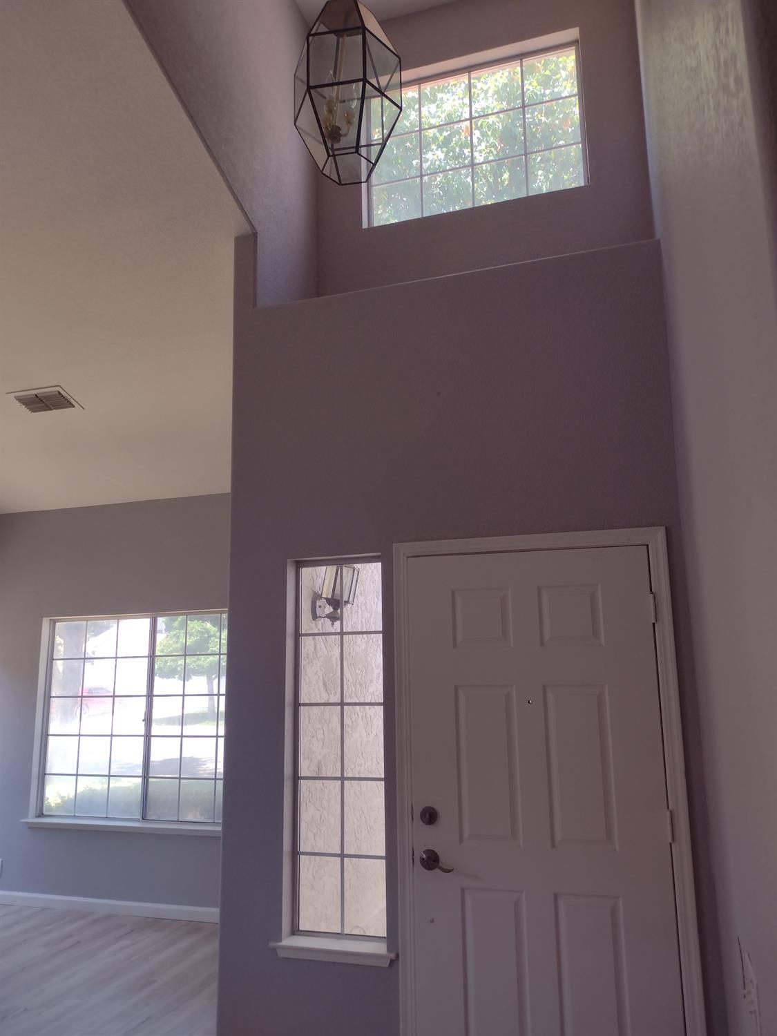 Detail Gallery Image 7 of 57 For 1900 Berryessa Dr, Modesto,  CA 95358 - 3 Beds | 2/1 Baths