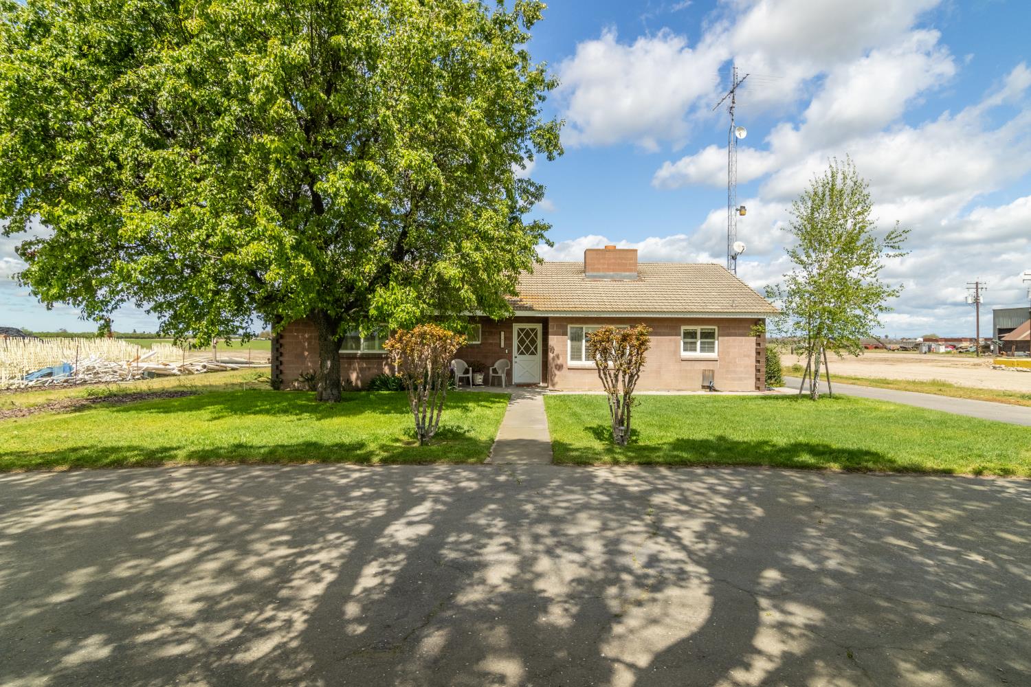 Detail Gallery Image 1 of 32 For 11478 N Ballico Ave, Ballico,  CA 95303 - 3 Beds | 2 Baths