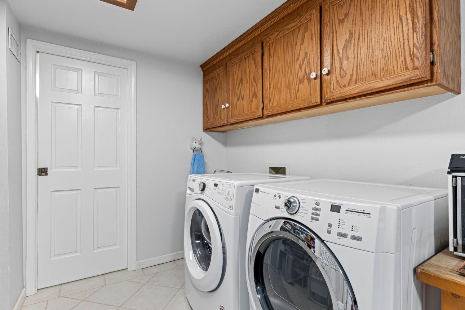 Detail Gallery Image 28 of 97 For 5821 Spanish Flat Rd, Garden Valley,  CA 95633 - 2 Beds | 5/1 Baths