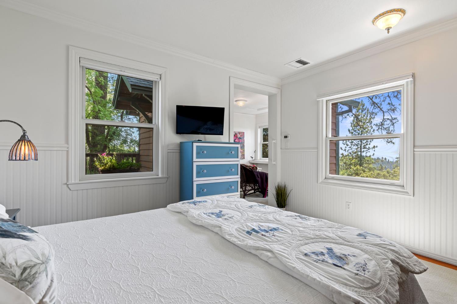 Detail Gallery Image 31 of 97 For 5821 Spanish Flat Rd, Garden Valley,  CA 95633 - 2 Beds | 5/1 Baths