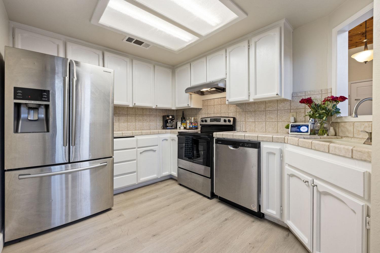 Detail Gallery Image 14 of 39 For 1118 Cedar Creek Dr #85,  Modesto,  CA 95355 - 3 Beds | 2 Baths