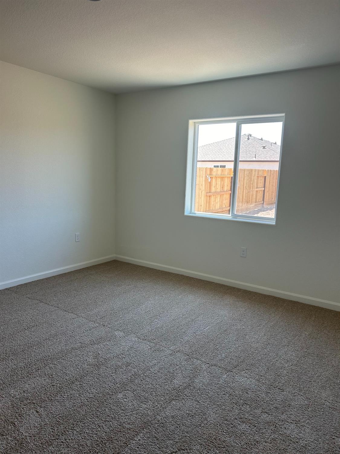 Detail Gallery Image 5 of 7 For 3049 Aerosmith Way, Stockton,  CA 95212 - 3 Beds | 2 Baths