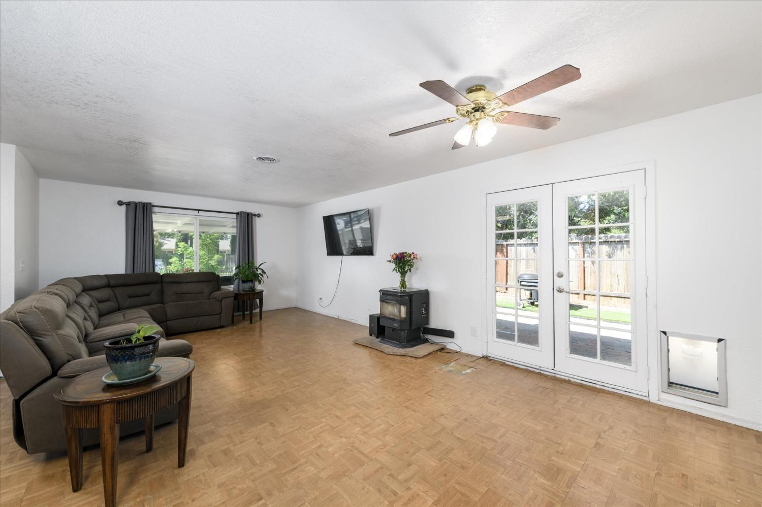 Detail Gallery Image 8 of 30 For 103 Quail Ct, Winters,  CA 95694 - 3 Beds | 1/1 Baths