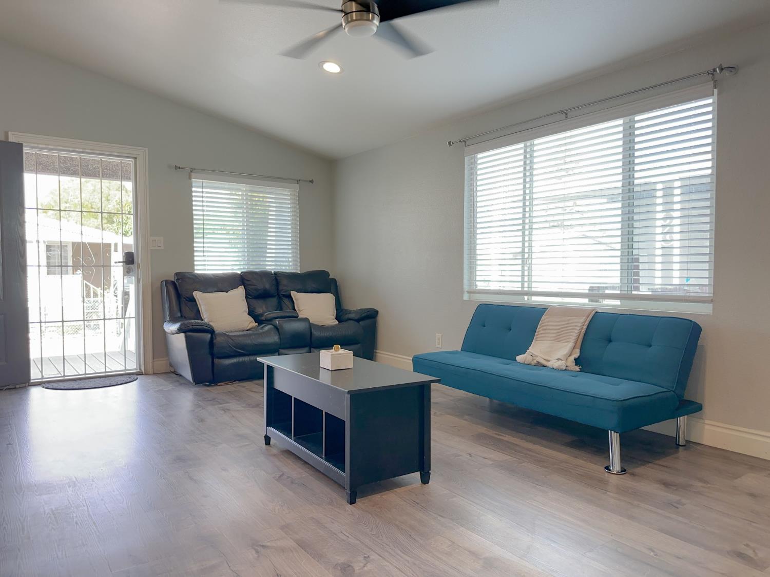 Detail Gallery Image 4 of 18 For 200 Ford Rd 200, San Jose,  CA 95138 - 3 Beds | 2 Baths