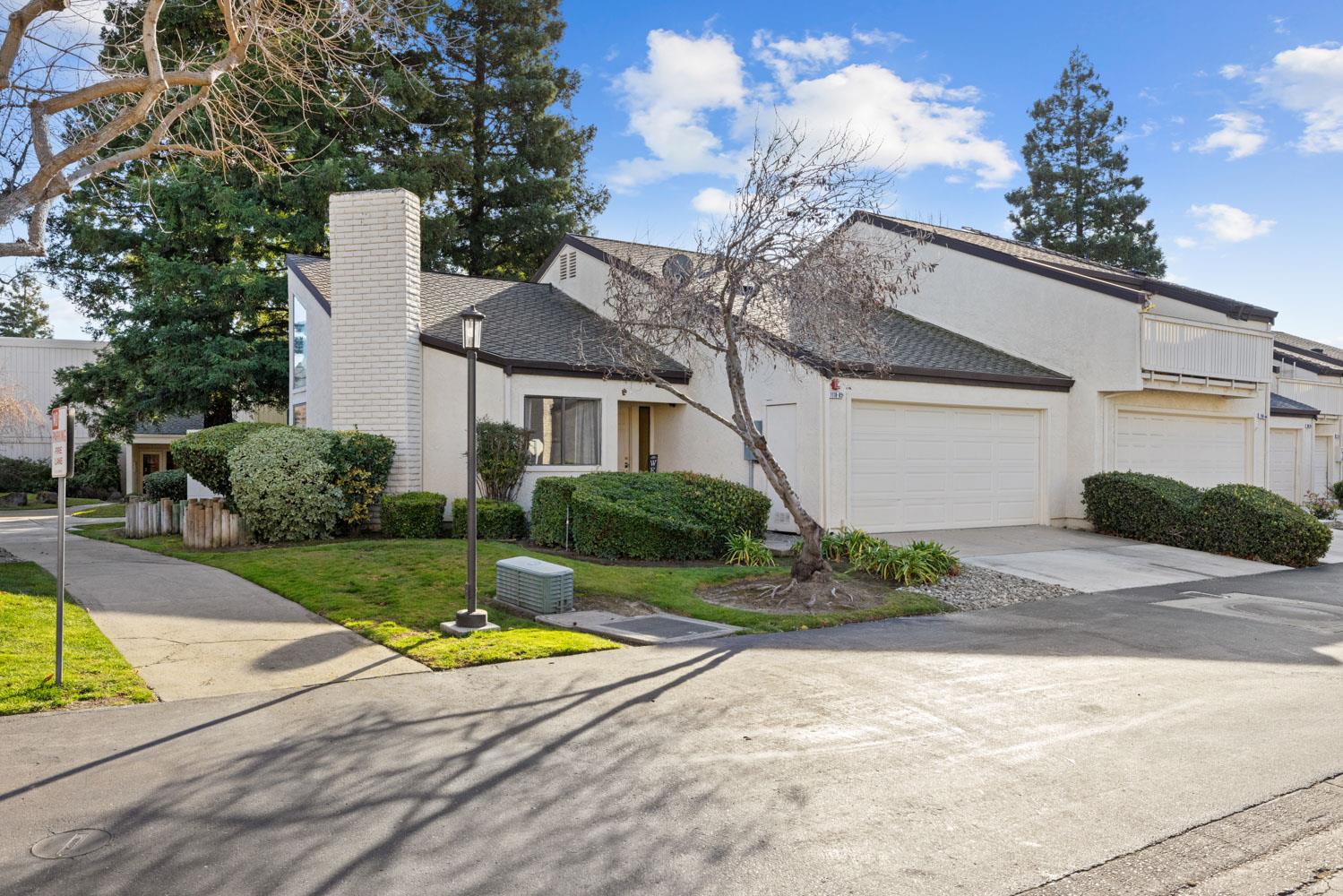 Detail Gallery Image 2 of 39 For 1118 Cedar Creek Dr #85,  Modesto,  CA 95355 - 3 Beds | 2 Baths