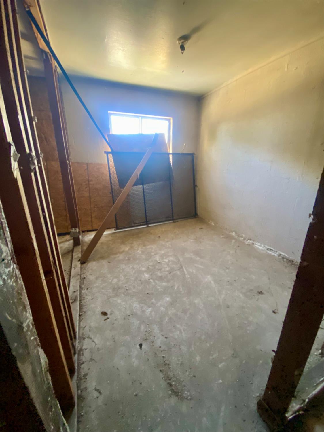 Detail Gallery Image 12 of 15 For 128 E Sonora St, Stockton,  CA 95203 - – Beds | – Baths